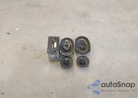 2002 Saturn L-Series L200 из США, поврежденный, VIN 1G8JU54F02Y568204